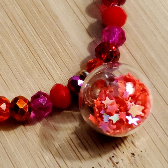 Red multicolored Austria faceted crystal glass beads charm bracelet, handmade. - Picture 6 of 8